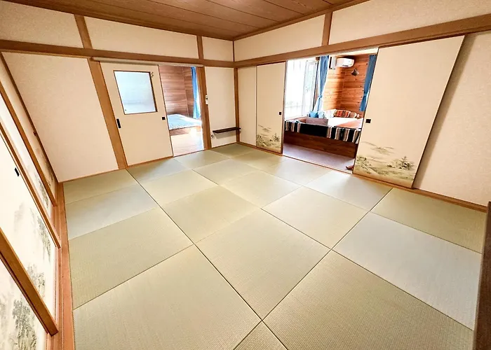 Base Shiraoi With Mall Onsen